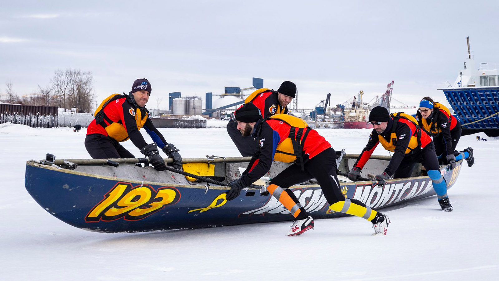 Diapositive - L’équipe de canot à glace 