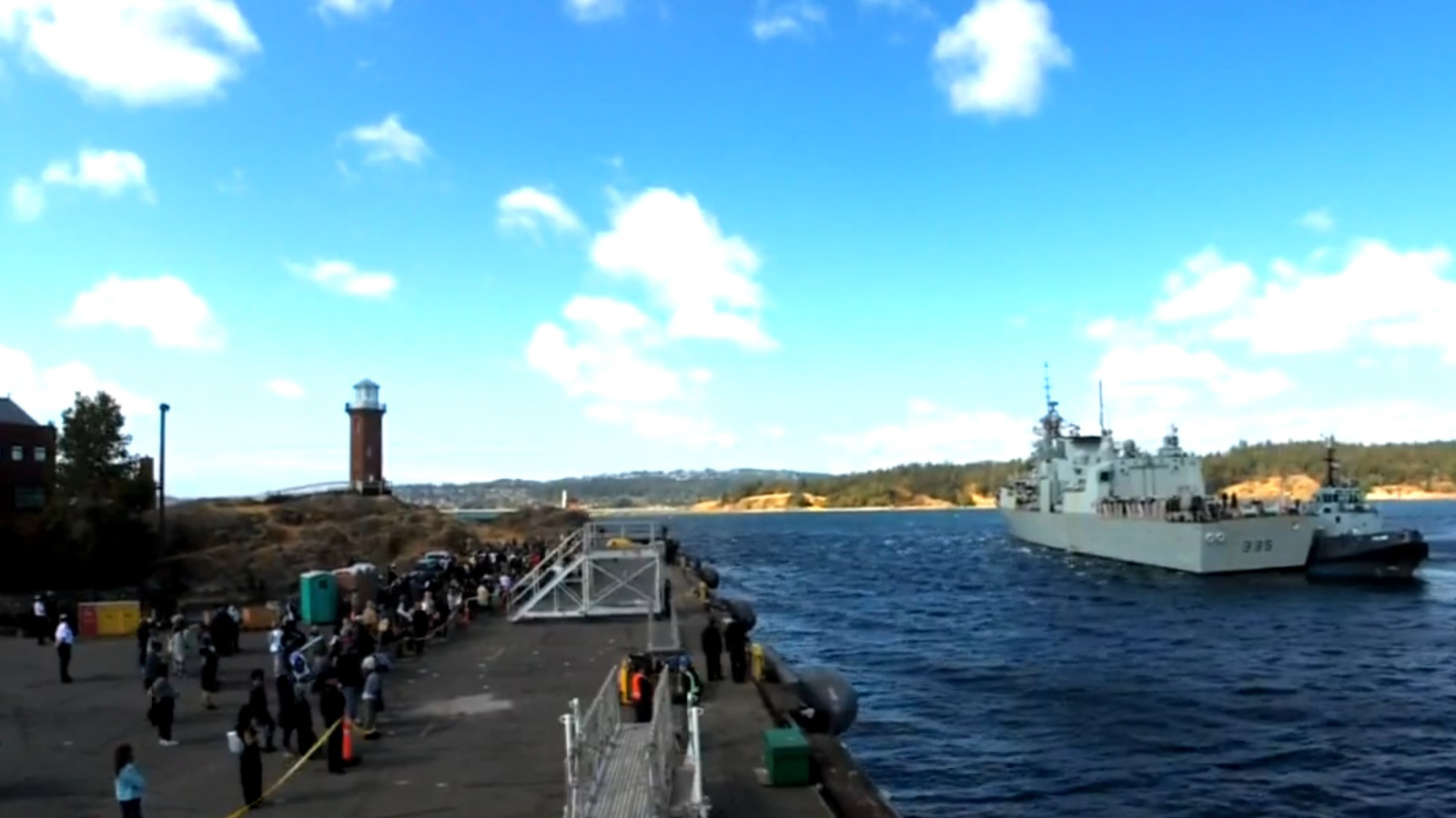 Slide - Homecoming ceremony for HMCS Calgary